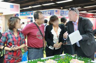 世贸通创新亮相北京秋季房展会，移民服务引领行业新潮流