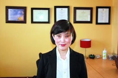 爱心跨越国界，法规筑起藩篱 一位移民的探亲奇遇与团聚困境